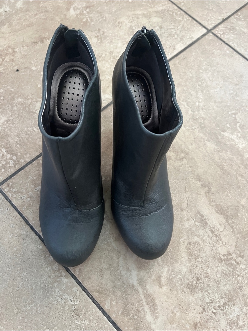 Kenneth Cole Reaction Black Leather Ankle Booties